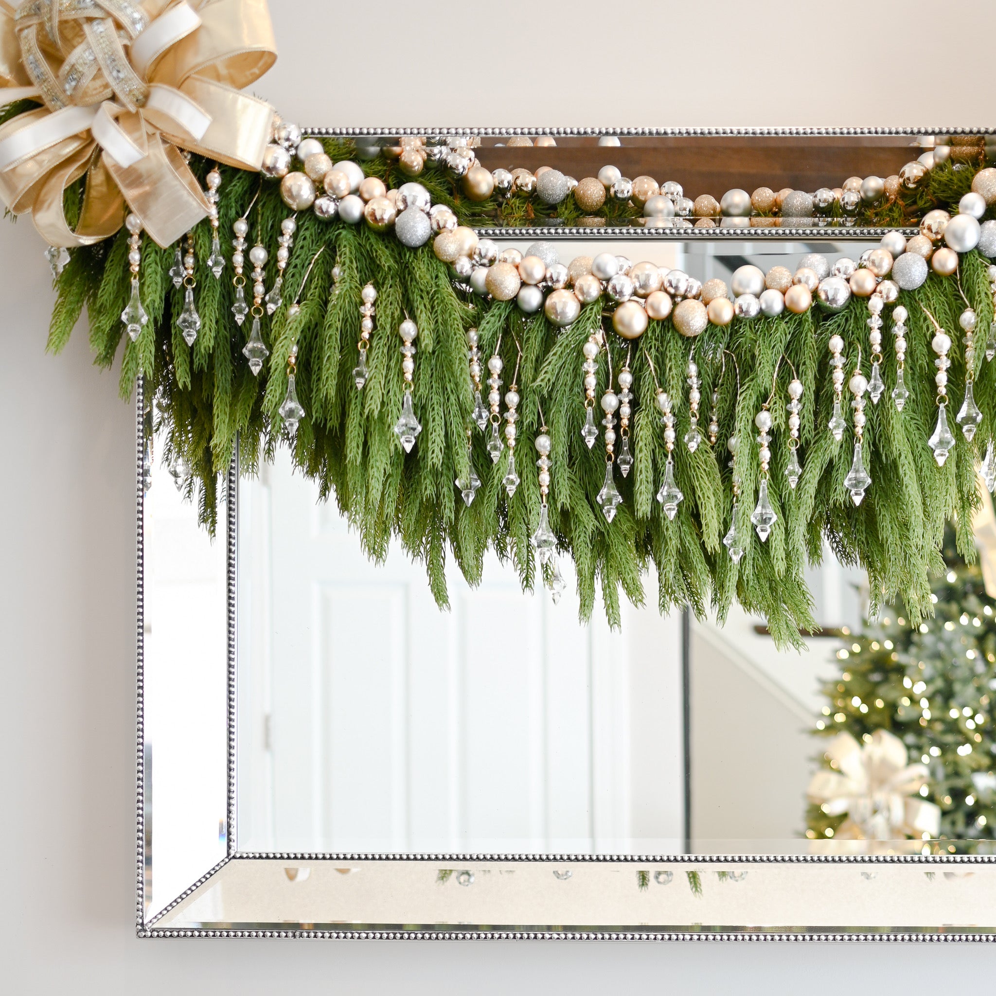 Bijoux Pearl and Crystal Dripping 5' Custom Garland