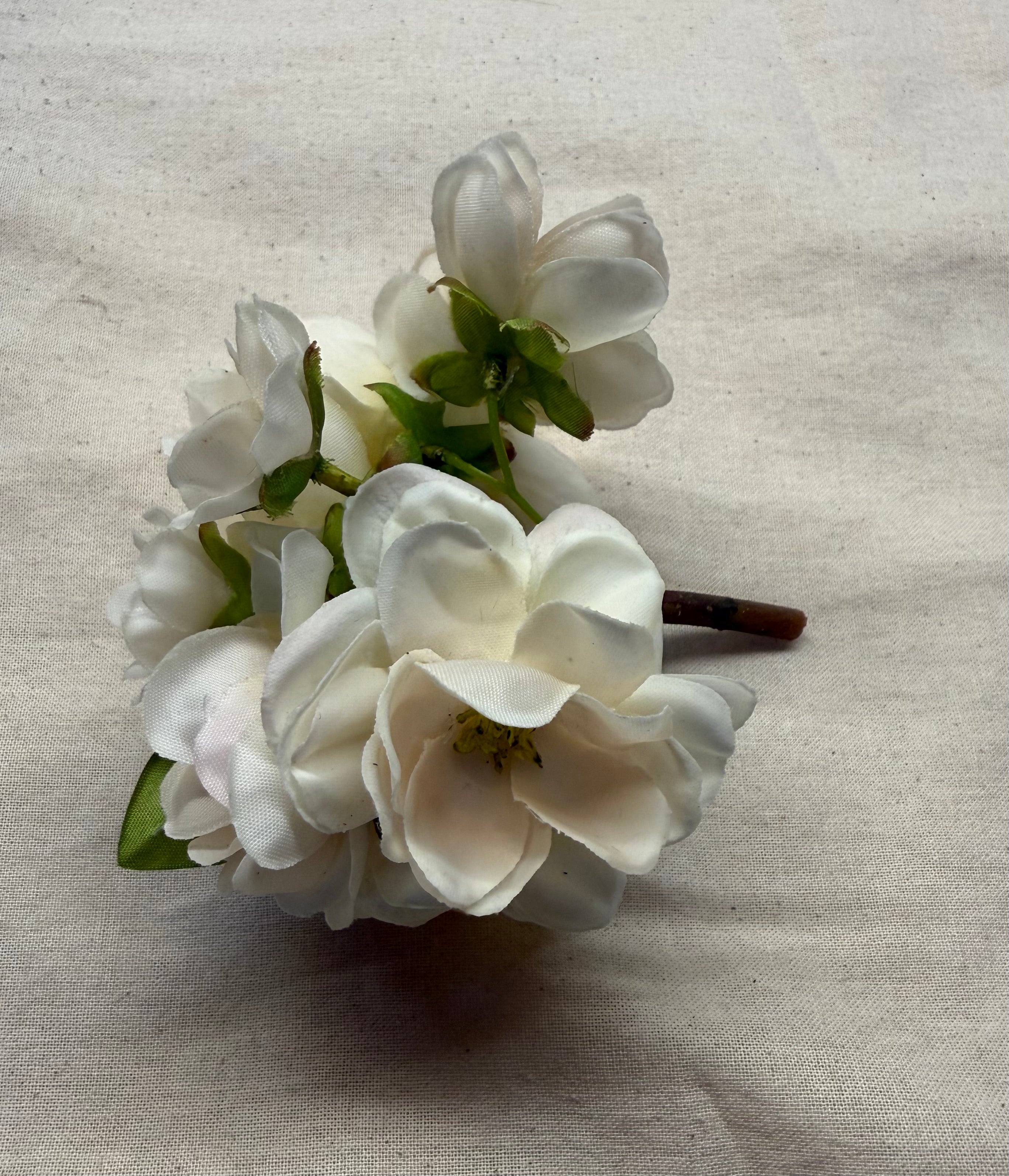 Short Stem Cream Real Touch Blossom Bunch